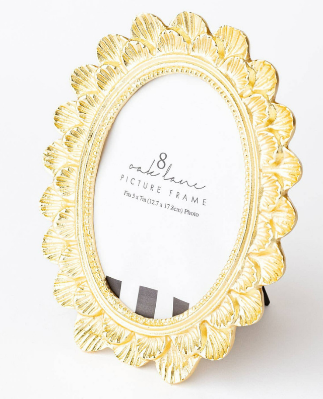 Gold Scalloped 5x7 Picture Frame